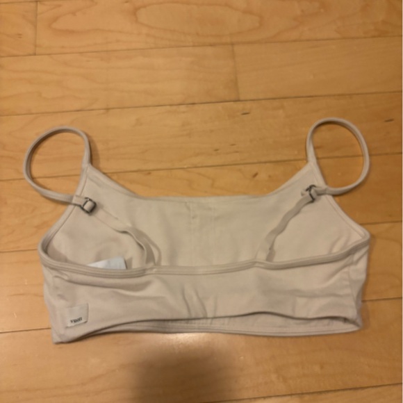 Vuori Essentials Bra (small) - Picture 3 of 4